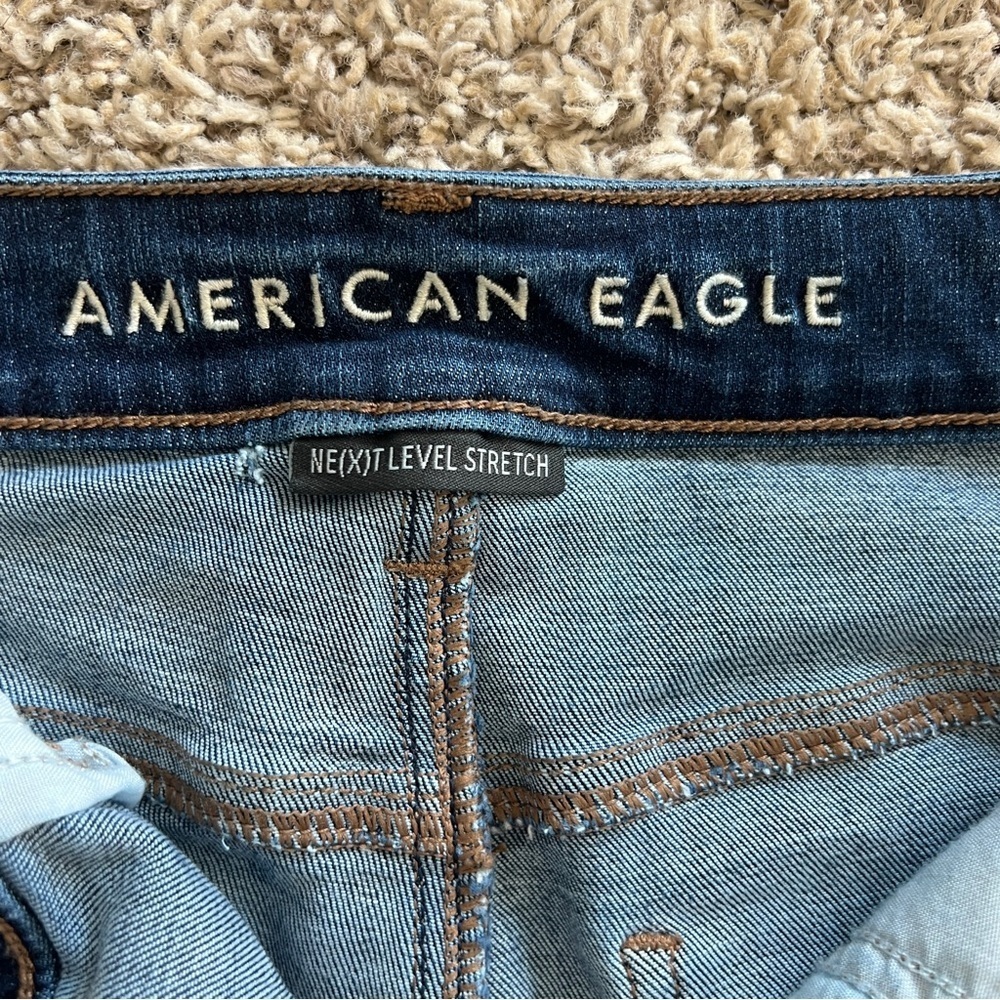 American Eagle Slim Straight Jean - Size 4 - Picture 6 of 8